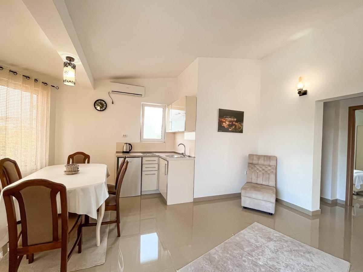 Rejhan Totti Ulcinj Exterior photo